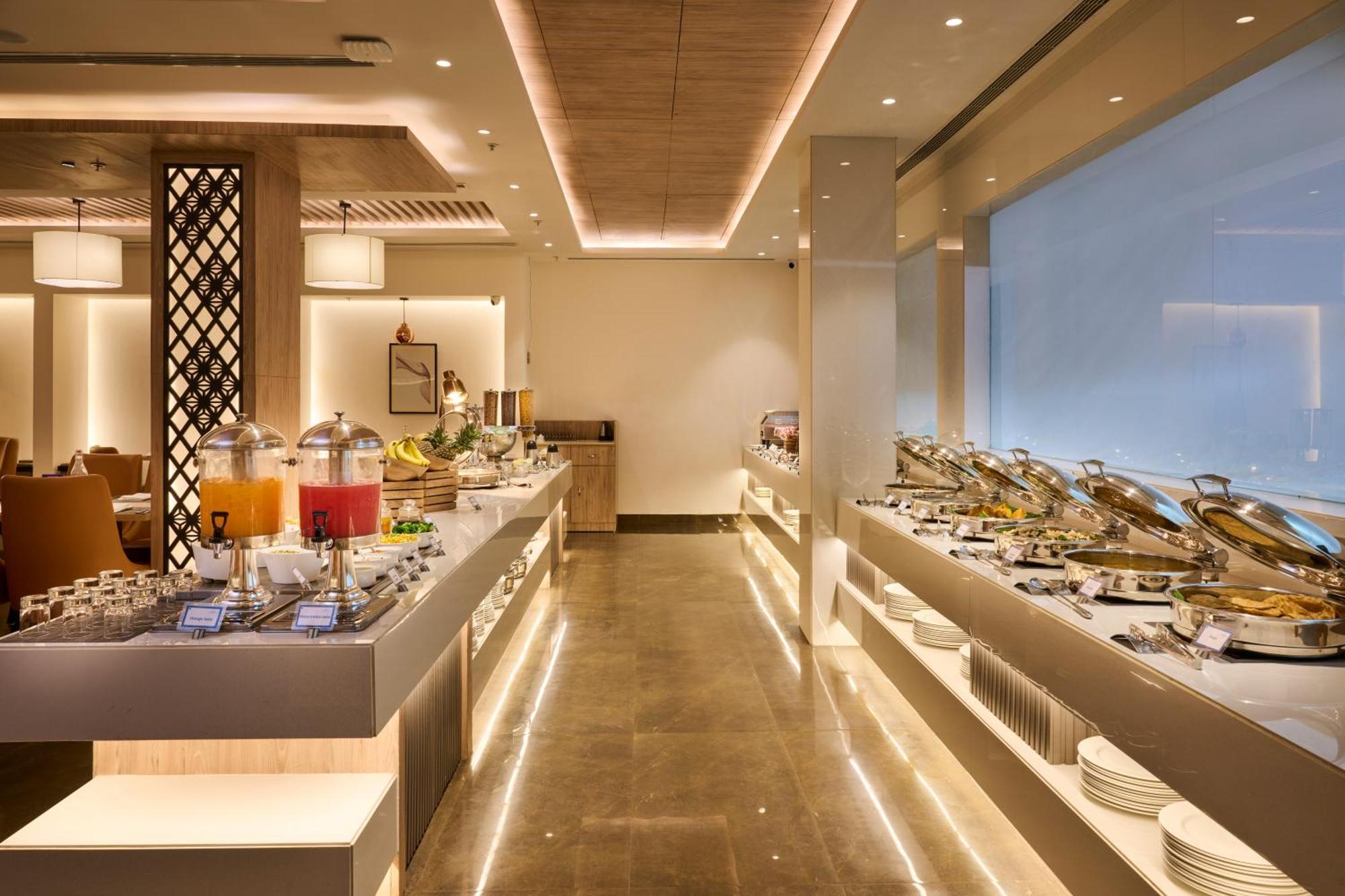Delite Sarovar Portico Faridabad Exteriör bild
