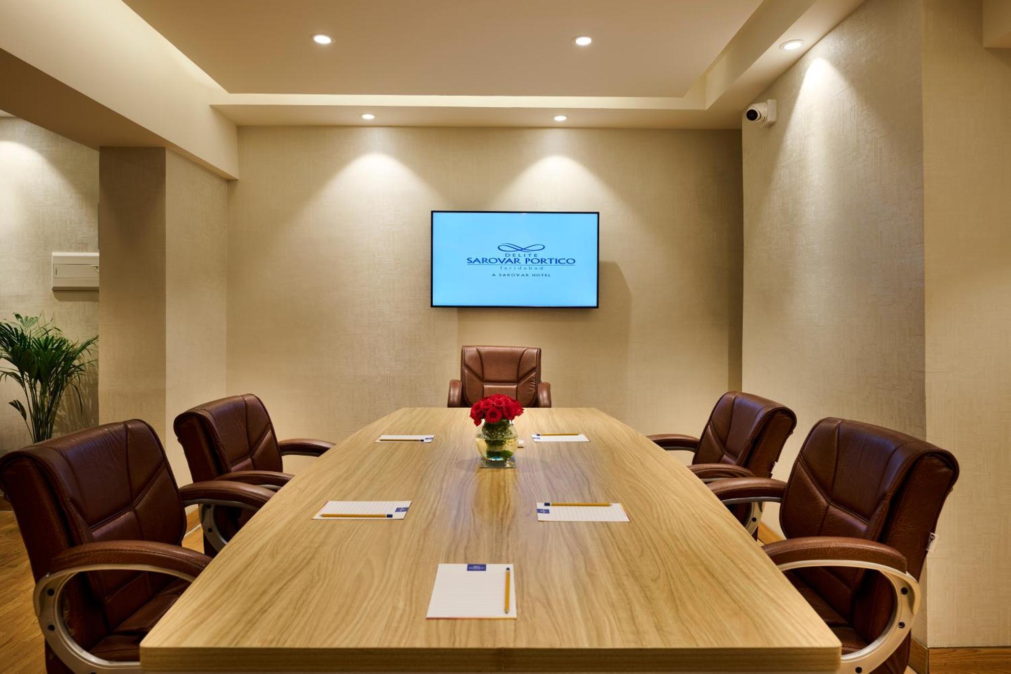 Delite Sarovar Portico Faridabad Exteriör bild