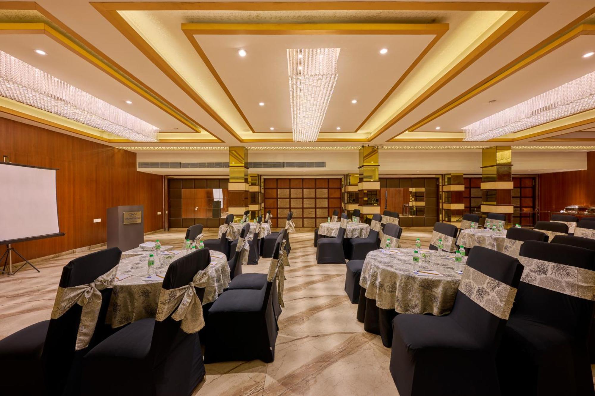 Delite Sarovar Portico Faridabad Exteriör bild