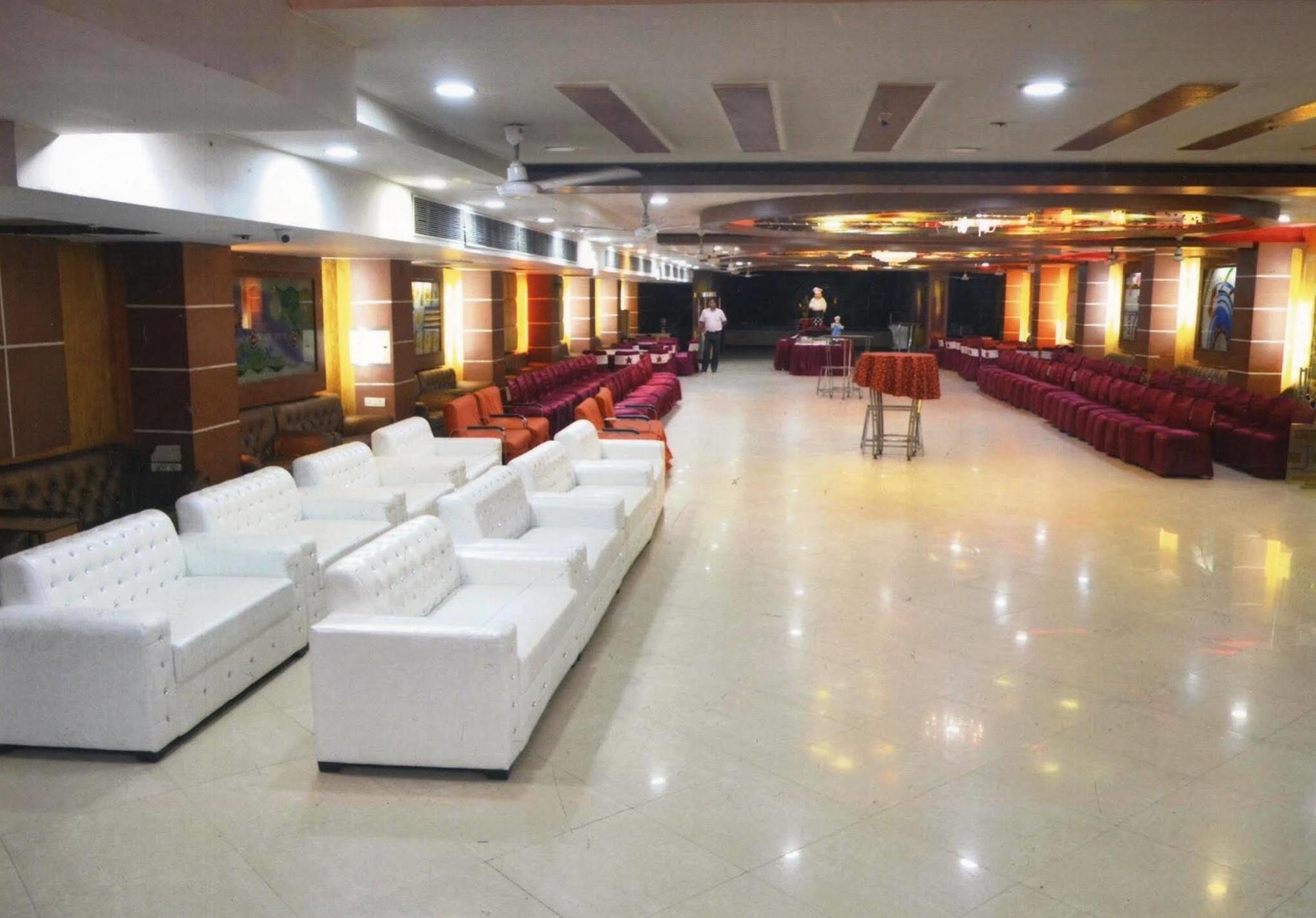 Delite Sarovar Portico Faridabad Exteriör bild