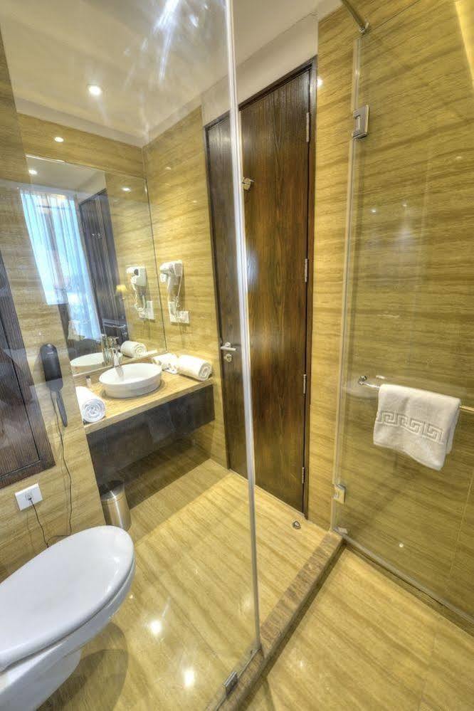 Delite Sarovar Portico Faridabad Exteriör bild
