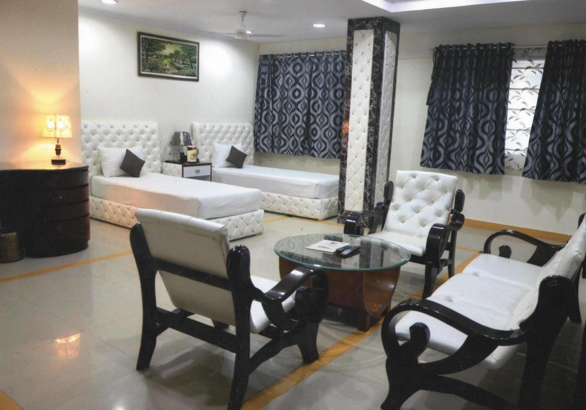 Delite Sarovar Portico Faridabad Exteriör bild