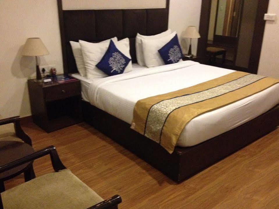 Delite Sarovar Portico Faridabad Exteriör bild